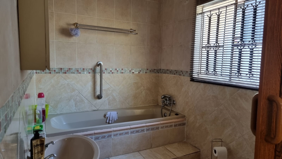 To Let 3 Bedroom Property for Rent in Stonehenge Ext 1 Mpumalanga