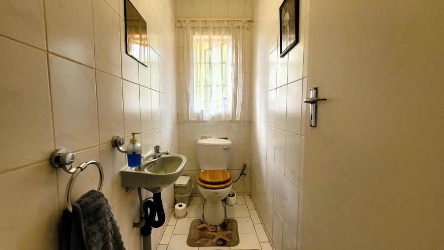 4 Bedroom Property for Sale in Nelspruit Ext 11 Mpumalanga