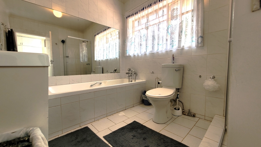 4 Bedroom Property for Sale in Nelspruit Ext 11 Mpumalanga