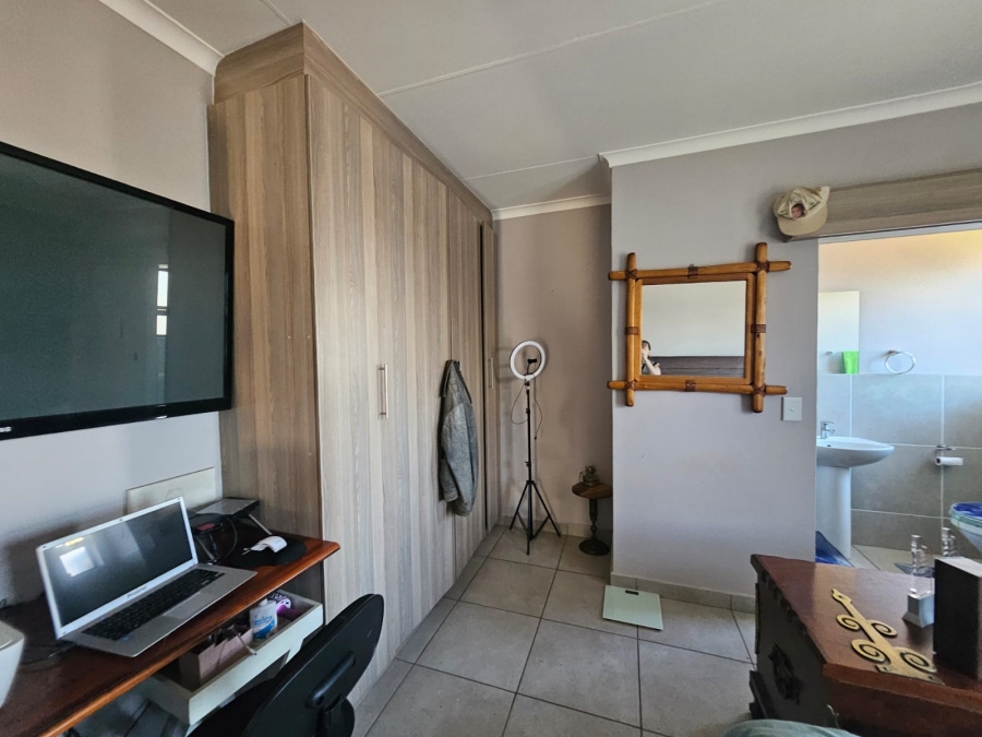 4 Bedroom Property for Sale in Witbank Ext 10 Mpumalanga