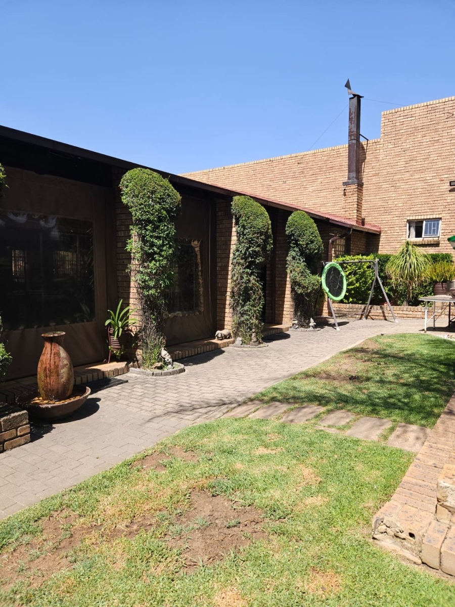 4 Bedroom Property for Sale in Die Heuwel Ext 4 Mpumalanga