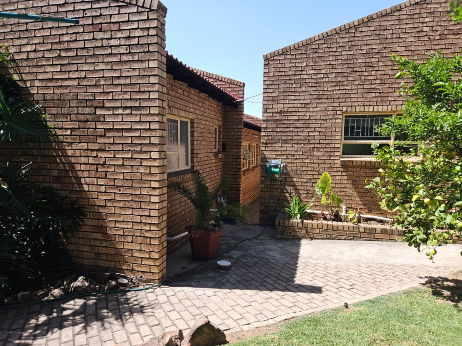 4 Bedroom Property for Sale in Die Heuwel Ext 4 Mpumalanga