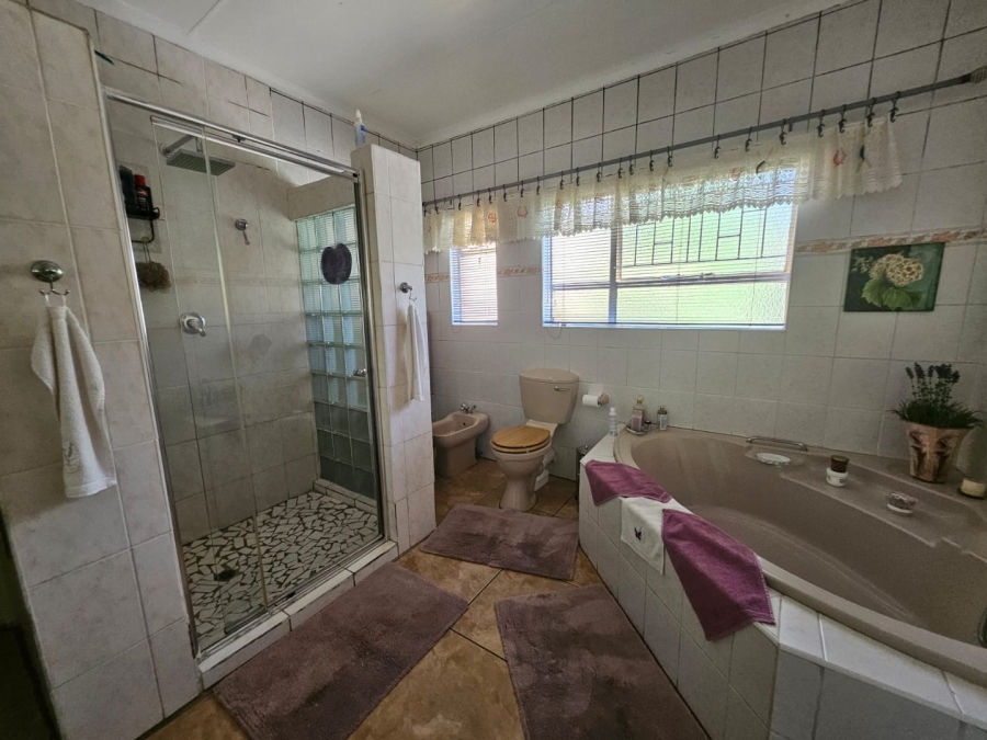 4 Bedroom Property for Sale in Die Heuwel Ext 4 Mpumalanga