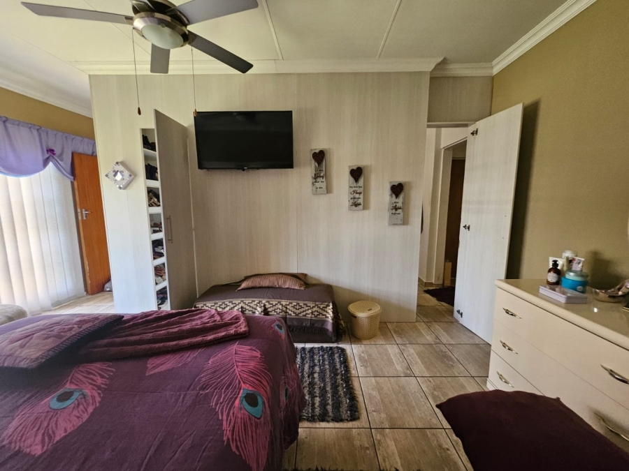 4 Bedroom Property for Sale in Die Heuwel Ext 4 Mpumalanga