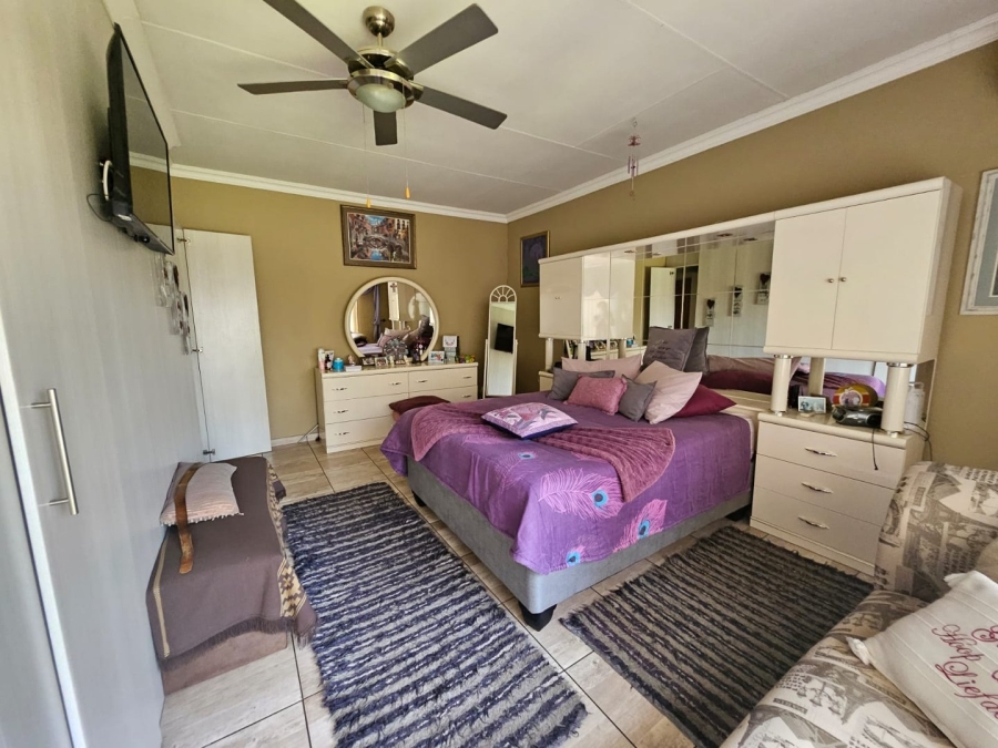 4 Bedroom Property for Sale in Die Heuwel Ext 4 Mpumalanga