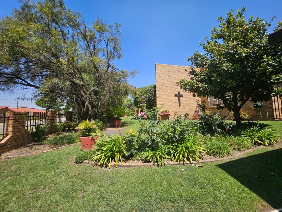 4 Bedroom Property for Sale in Die Heuwel Ext 4 Mpumalanga