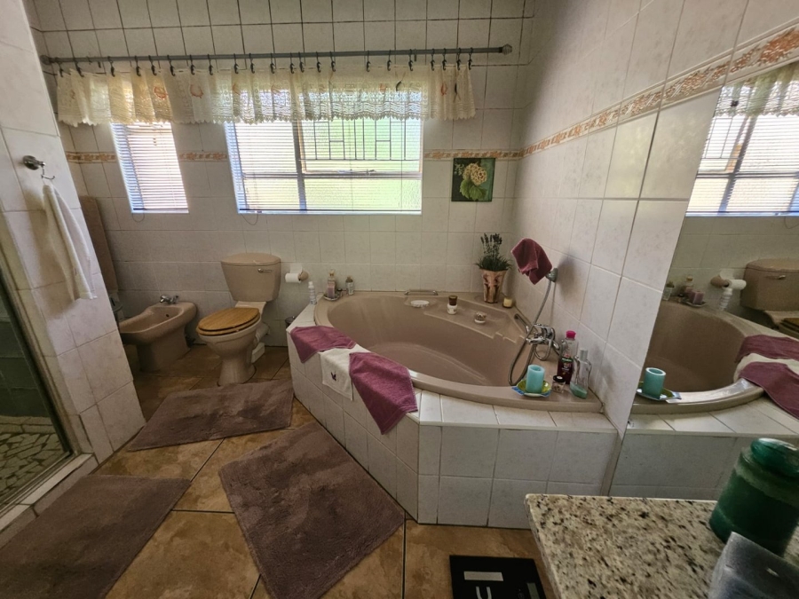 4 Bedroom Property for Sale in Die Heuwel Ext 4 Mpumalanga