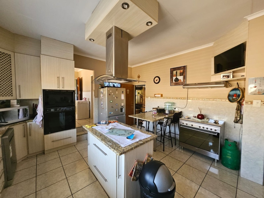 4 Bedroom Property for Sale in Die Heuwel Ext 4 Mpumalanga