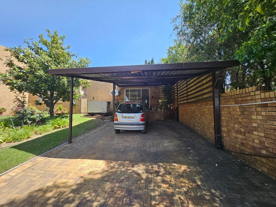 4 Bedroom Property for Sale in Die Heuwel Ext 4 Mpumalanga