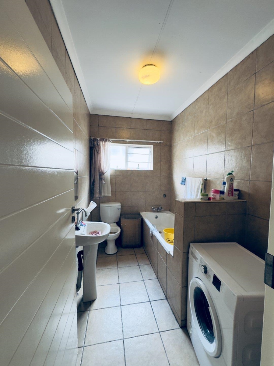 3 Bedroom Property for Sale in Die Heuwel Ext 2 Mpumalanga