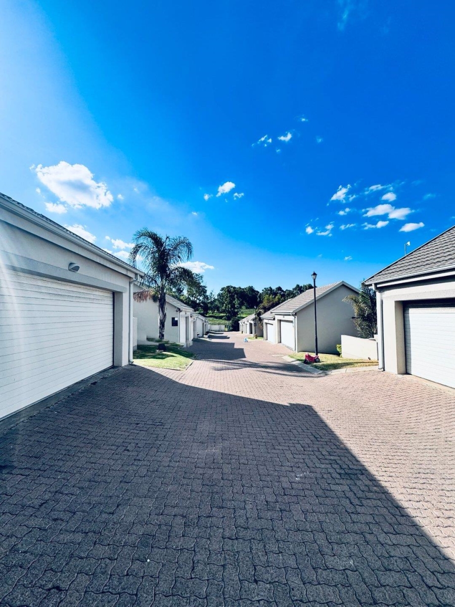 3 Bedroom Property for Sale in Die Heuwel Ext 2 Mpumalanga