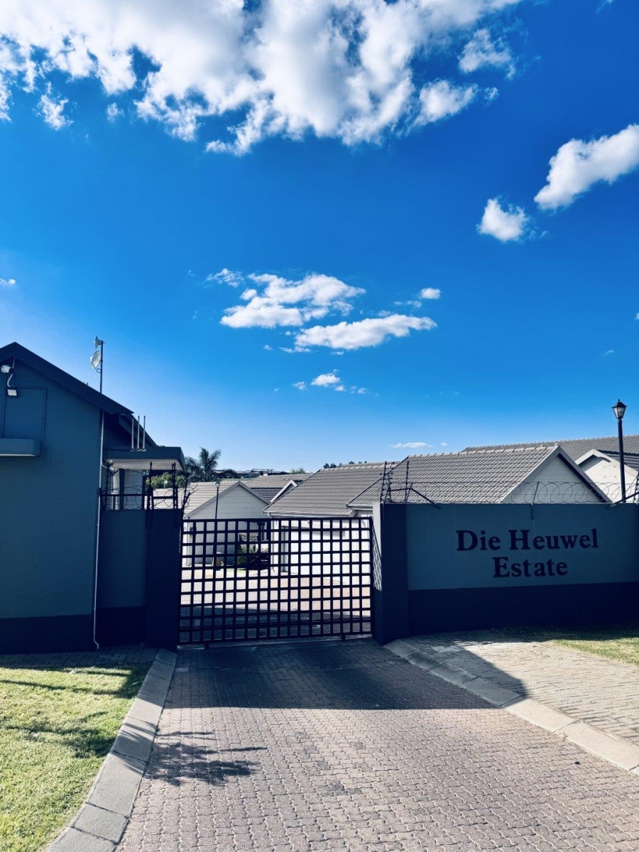 3 Bedroom Property for Sale in Die Heuwel Ext 2 Mpumalanga