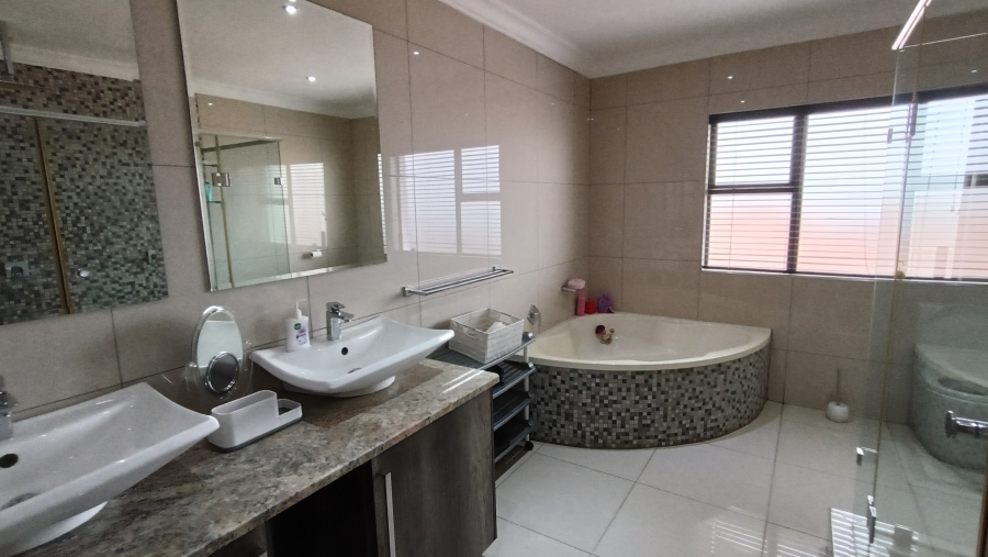 3 Bedroom Property for Sale in Model Park Mpumalanga