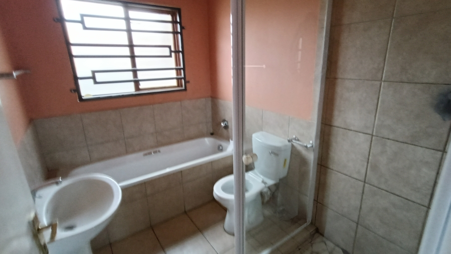 3 Bedroom Property for Sale in Jackaroo Park Mpumalanga