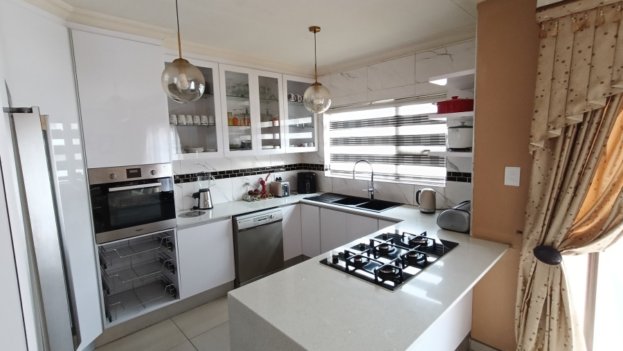 4 Bedroom Property for Sale in Ben Fleur Mpumalanga