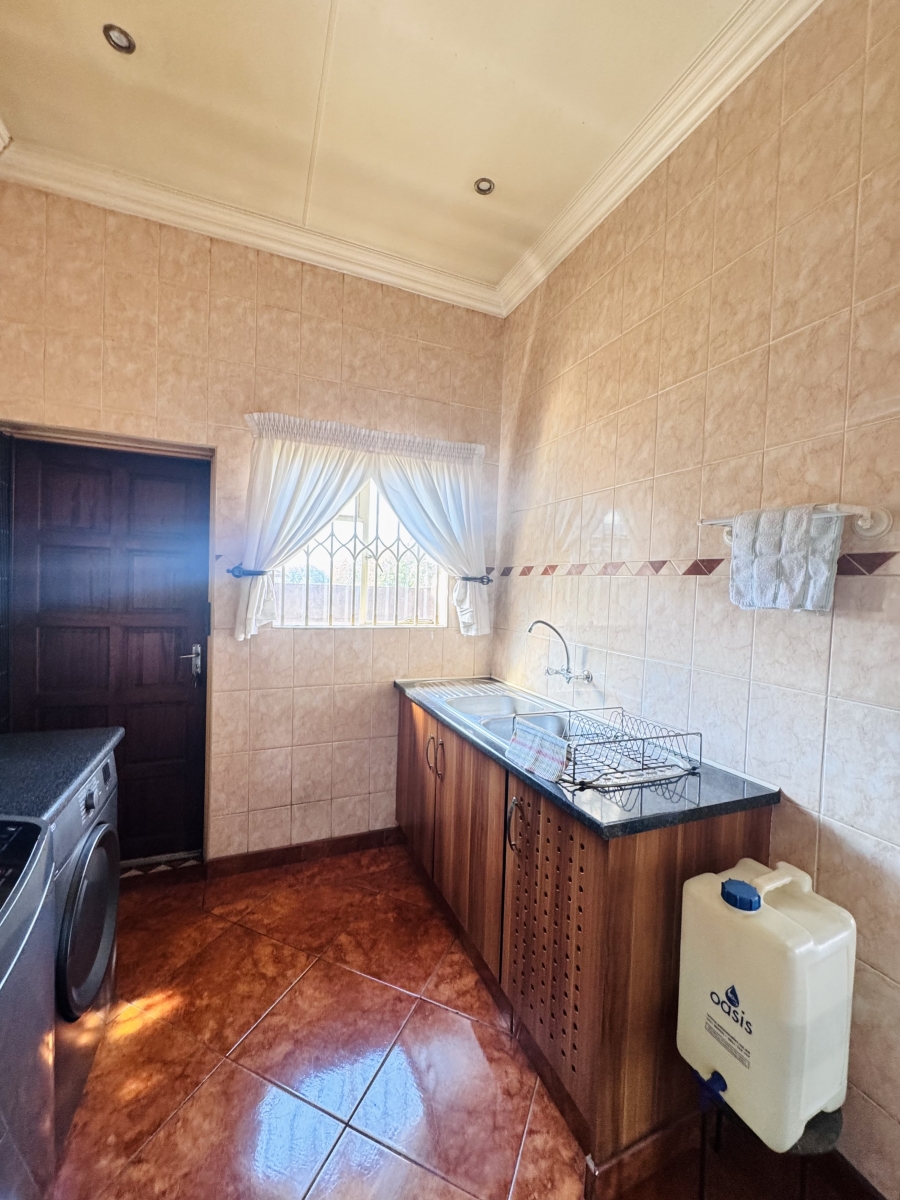 5 Bedroom Property for Sale in Duvha Park Mpumalanga