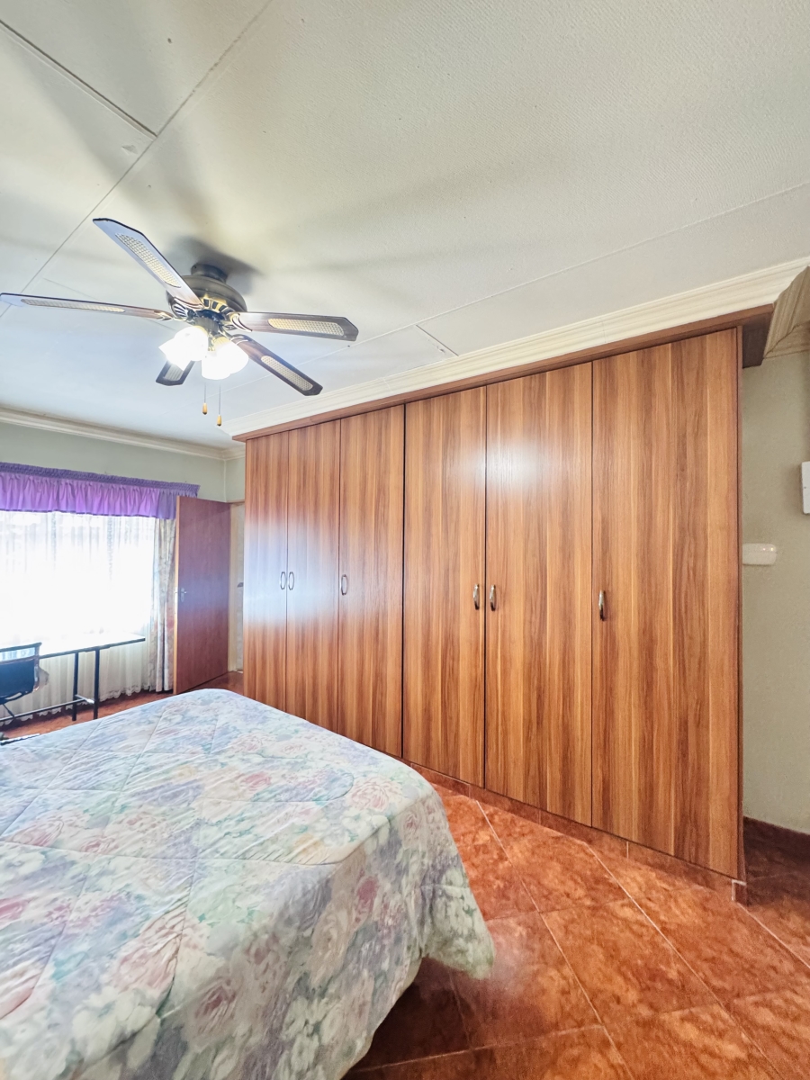 5 Bedroom Property for Sale in Duvha Park Mpumalanga