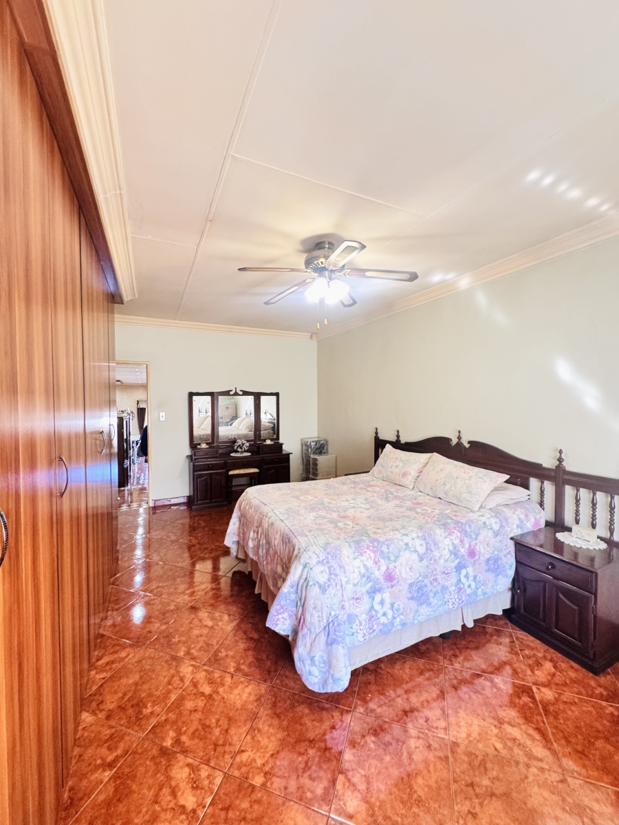 5 Bedroom Property for Sale in Duvha Park Mpumalanga