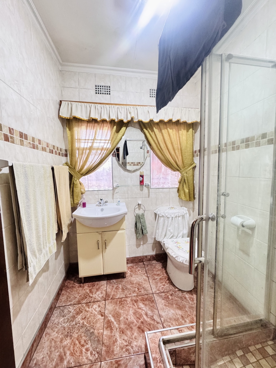 5 Bedroom Property for Sale in Duvha Park Mpumalanga