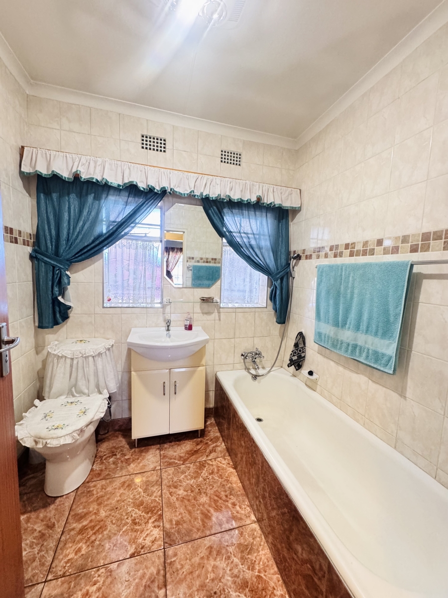 5 Bedroom Property for Sale in Duvha Park Mpumalanga