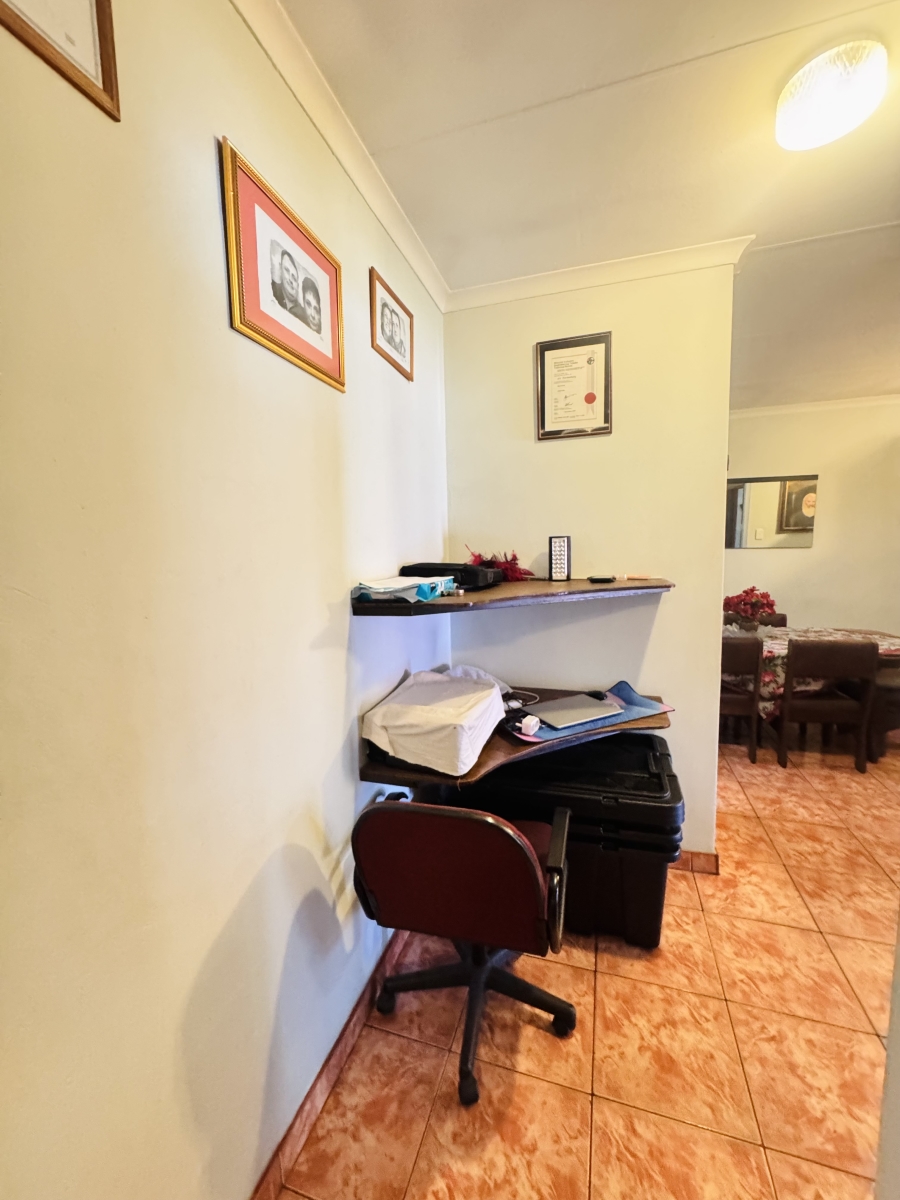 5 Bedroom Property for Sale in Duvha Park Mpumalanga