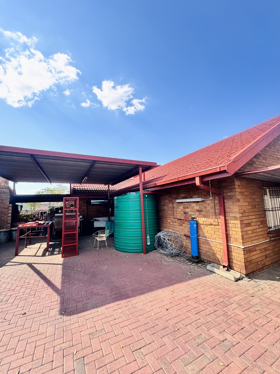 5 Bedroom Property for Sale in Duvha Park Mpumalanga