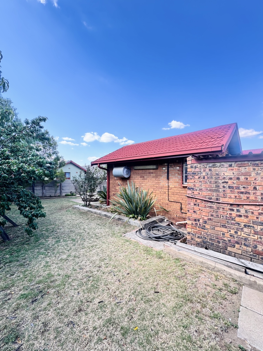 5 Bedroom Property for Sale in Duvha Park Mpumalanga