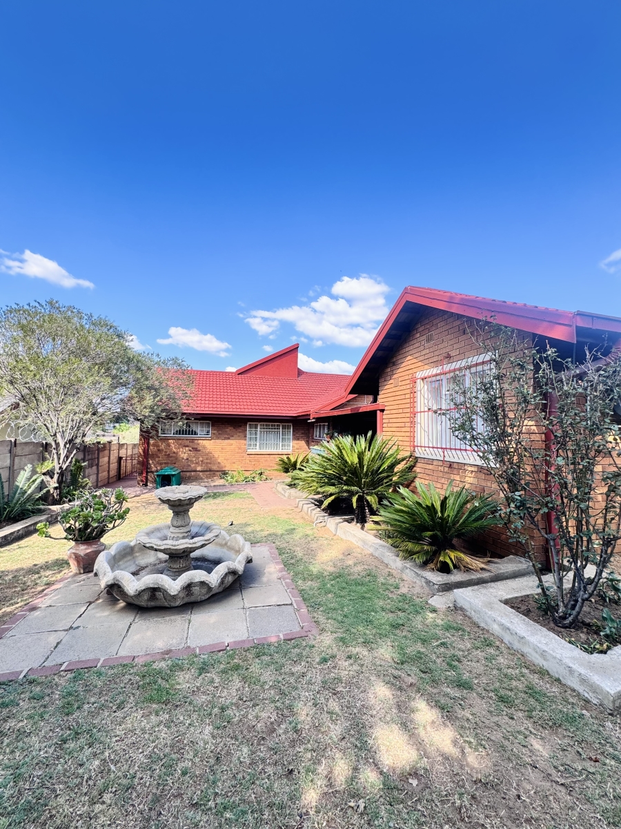 5 Bedroom Property for Sale in Duvha Park Mpumalanga