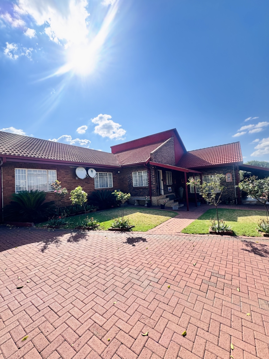 5 Bedroom Property for Sale in Duvha Park Mpumalanga
