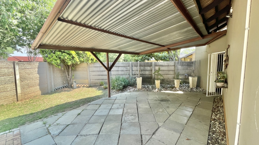 3 Bedroom Property for Sale in Cosmosrand Mpumalanga