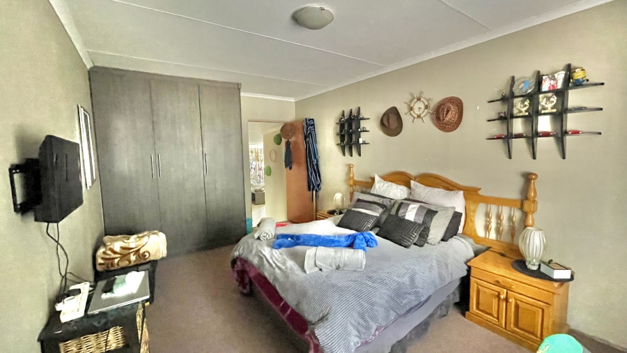 3 Bedroom Property for Sale in Cosmosrand Mpumalanga