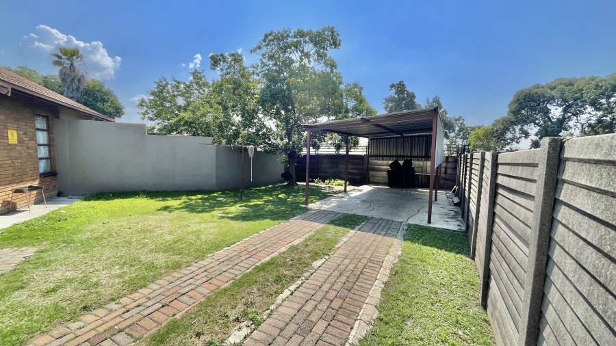 3 Bedroom Property for Sale in Cosmosrand Mpumalanga