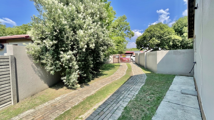 3 Bedroom Property for Sale in Cosmosrand Mpumalanga