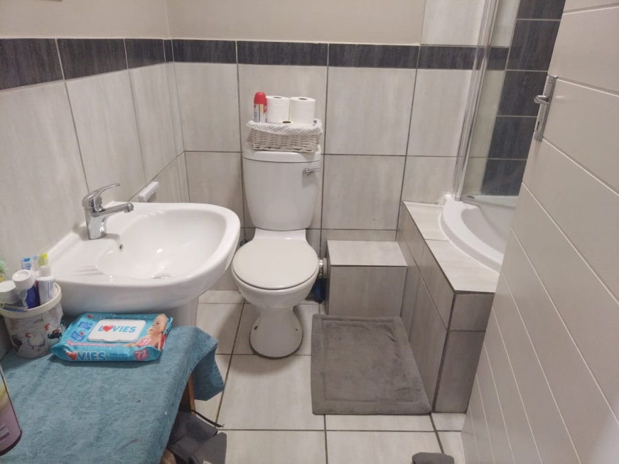 1 Bedroom Property for Sale in Terra Nova Mpumalanga