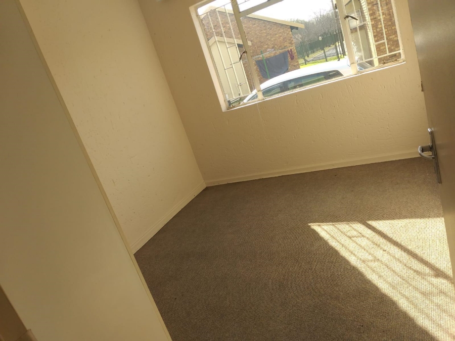 To Let 2 Bedroom Property for Rent in Noordrand Mpumalanga