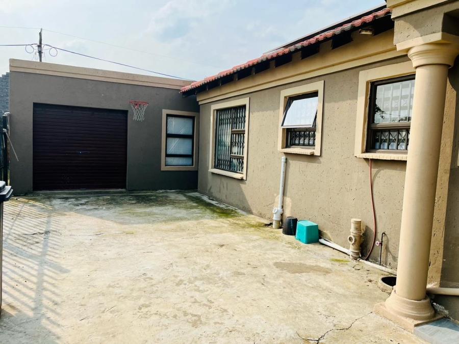 3 Bedroom Property for Sale in Embalenhle Mpumalanga