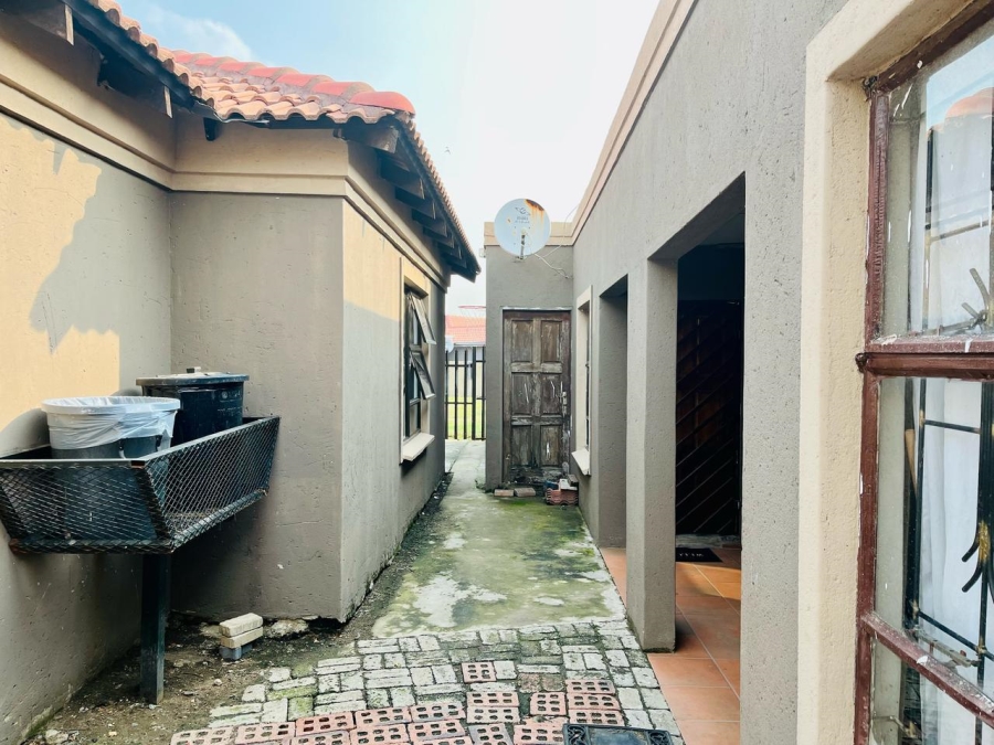 3 Bedroom Property for Sale in Embalenhle Mpumalanga