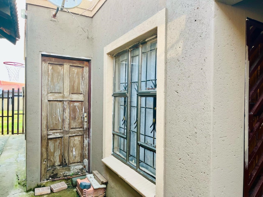 3 Bedroom Property for Sale in Embalenhle Mpumalanga