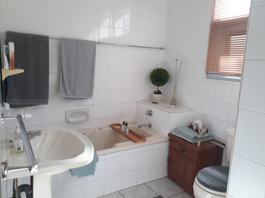 5 Bedroom Property for Sale in Nelspruit Ext 11 Mpumalanga