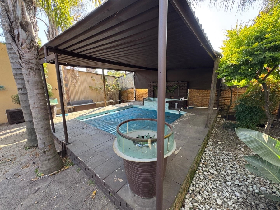 7 Bedroom Property for Sale in River View Mpumalanga