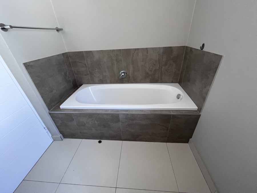 2 Bedroom Property for Sale in Stonehenge Mpumalanga