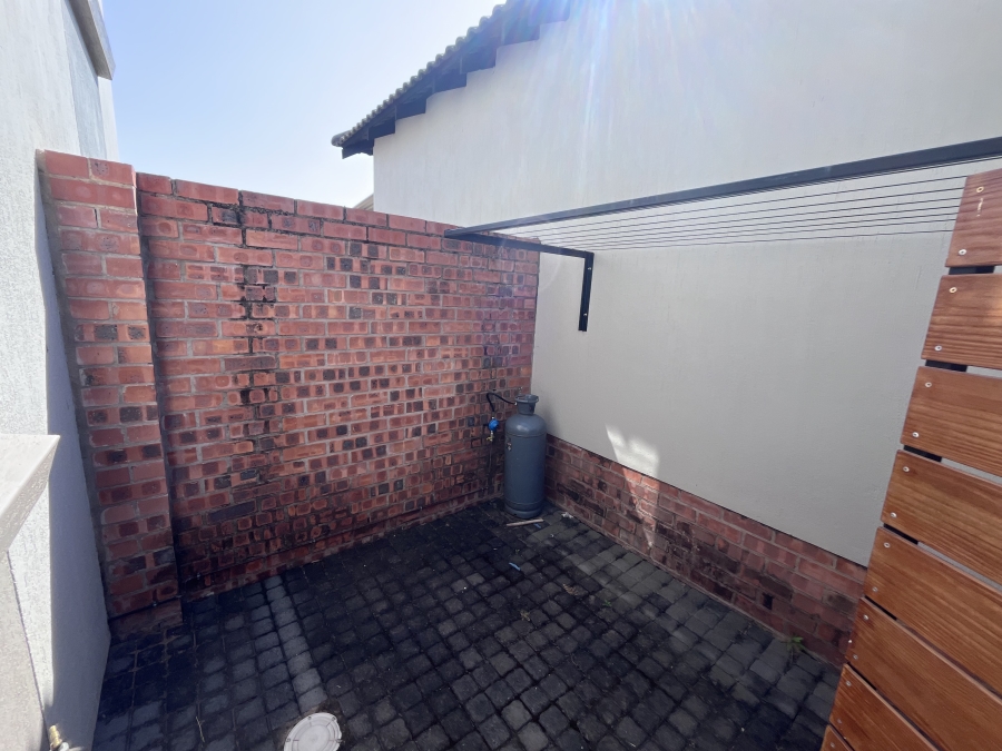 2 Bedroom Property for Sale in Stonehenge Mpumalanga