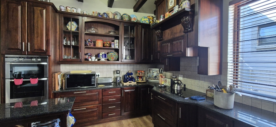 6 Bedroom Property for Sale in Sonheuwel Ext 1 Mpumalanga