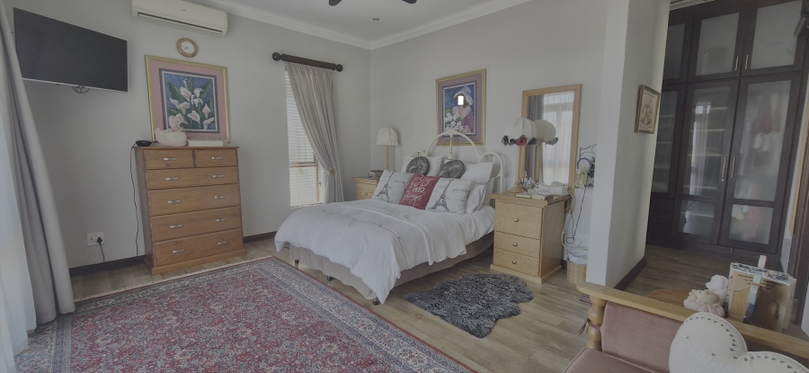 6 Bedroom Property for Sale in Sonheuwel Ext 1 Mpumalanga