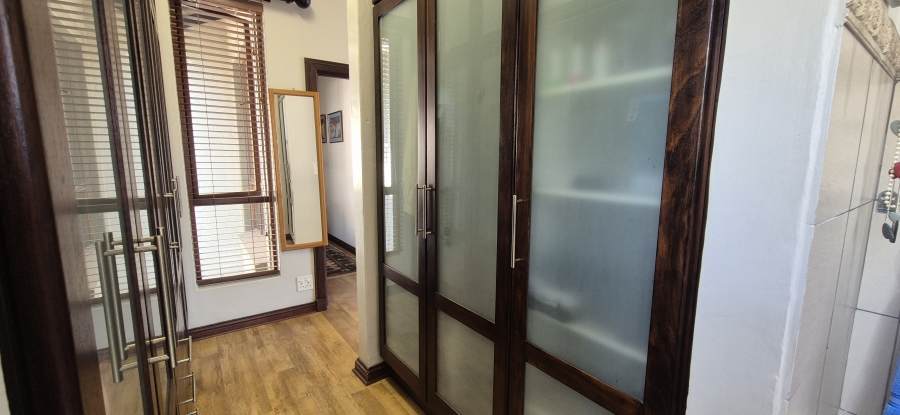 6 Bedroom Property for Sale in Sonheuwel Ext 1 Mpumalanga