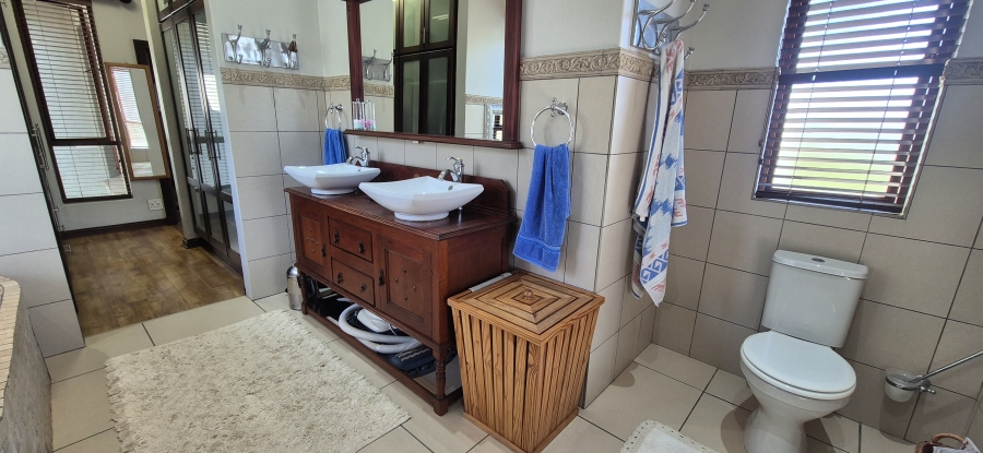 6 Bedroom Property for Sale in Sonheuwel Ext 1 Mpumalanga