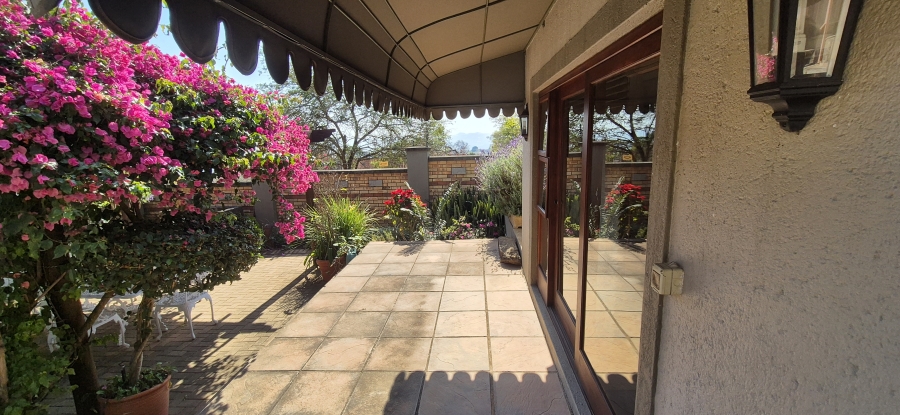 6 Bedroom Property for Sale in Sonheuwel Ext 1 Mpumalanga