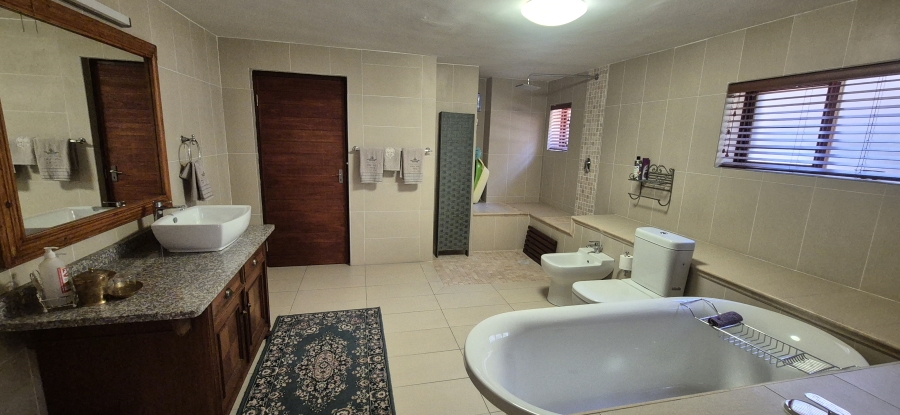 6 Bedroom Property for Sale in Sonheuwel Ext 1 Mpumalanga