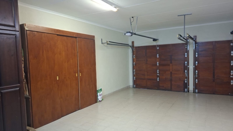 6 Bedroom Property for Sale in Sonheuwel Ext 1 Mpumalanga