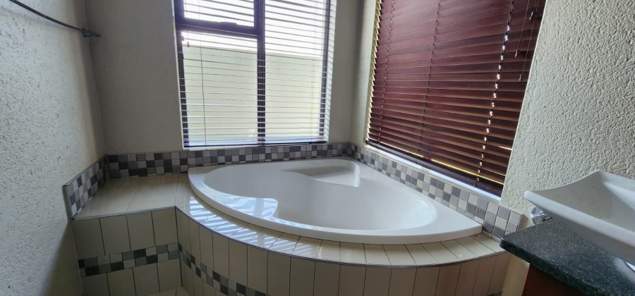 To Let 3 Bedroom Property for Rent in The Rest Nature Estate Mpumalanga